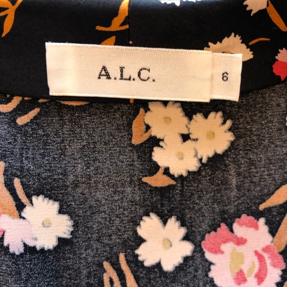 ALC Black Silk Button-down Floral Blouse in Size 6 - Picture 7 of 11